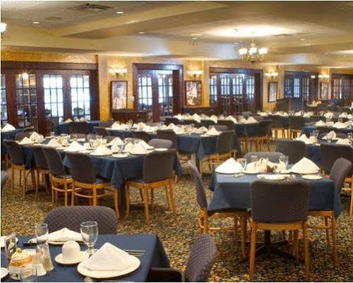 Fern Resort Ориллия Экстерьер фото
