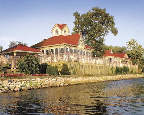 Fern Resort Ориллия Экстерьер фото