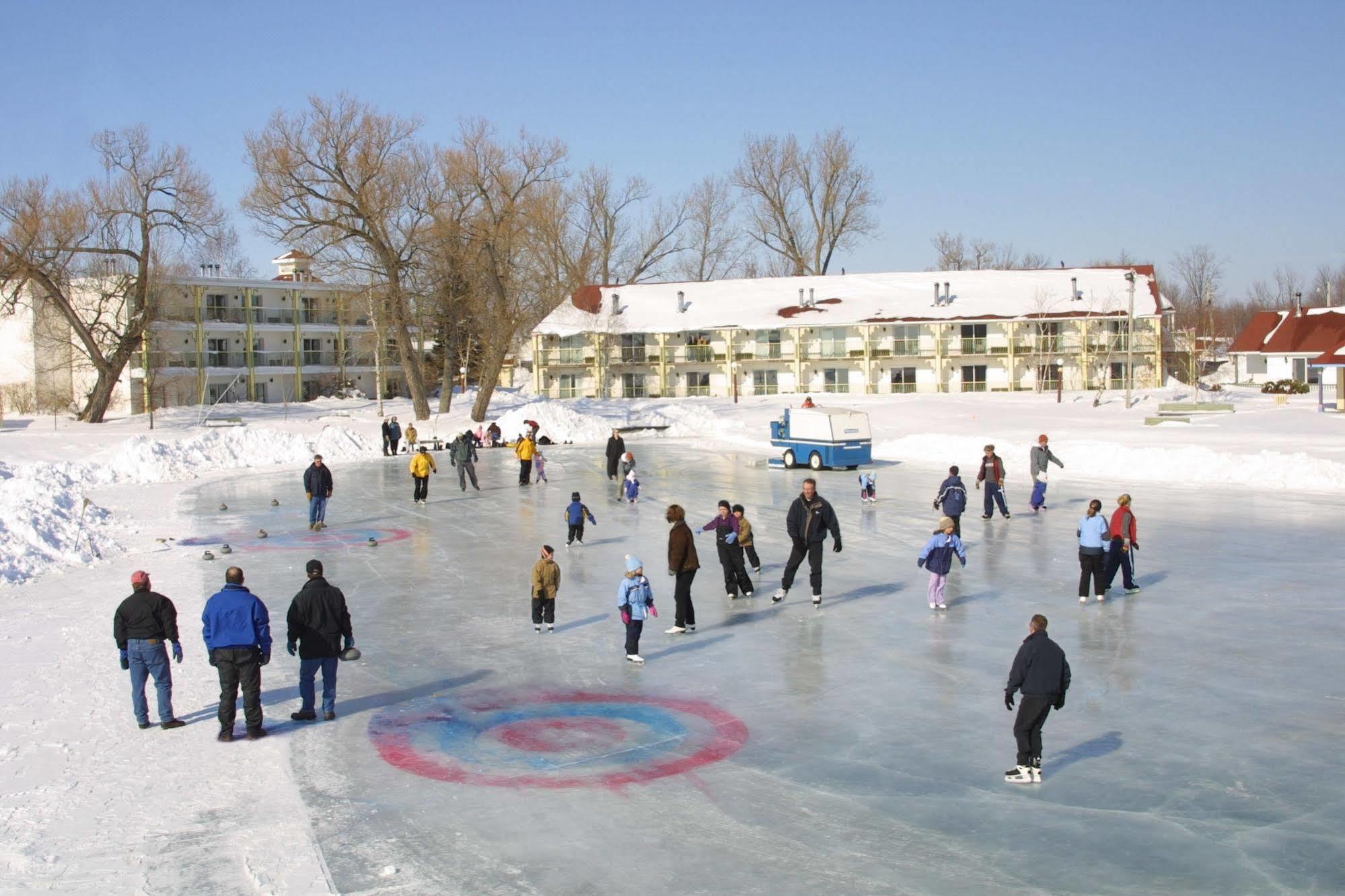 Fern Resort Ориллия Экстерьер фото